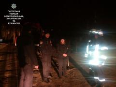 Цієї ночі патрульні врятували людину від пожежі