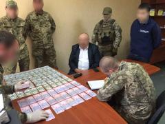 Луганская полиция задержала бизнесмена, предложившего военному прокурору 150 тысяч взятки