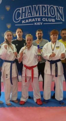 Луганчанка Карина Янчук завоевала две медали на Кубке Украины по карате среди спортсменов с нарушением слуха