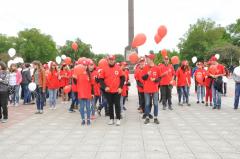 В Северодонецке в честь Красного Креста устроили флешмоб