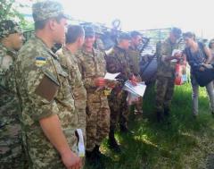 В Северодонецке военных поздравили с Днем Героев